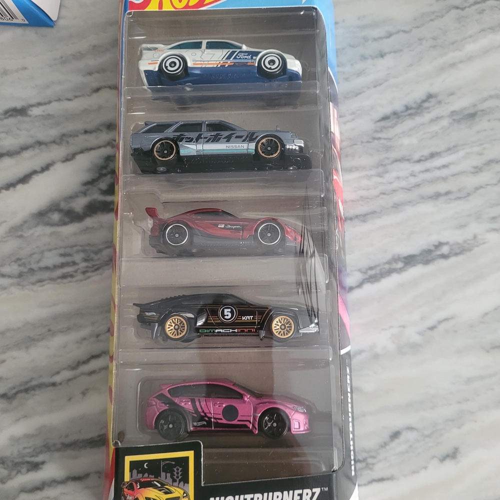 Hot Wheels 5-Pack Die-Cast Cars Set - Multicolor